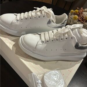Alexander McQueen Men’s White and Black Sneakers